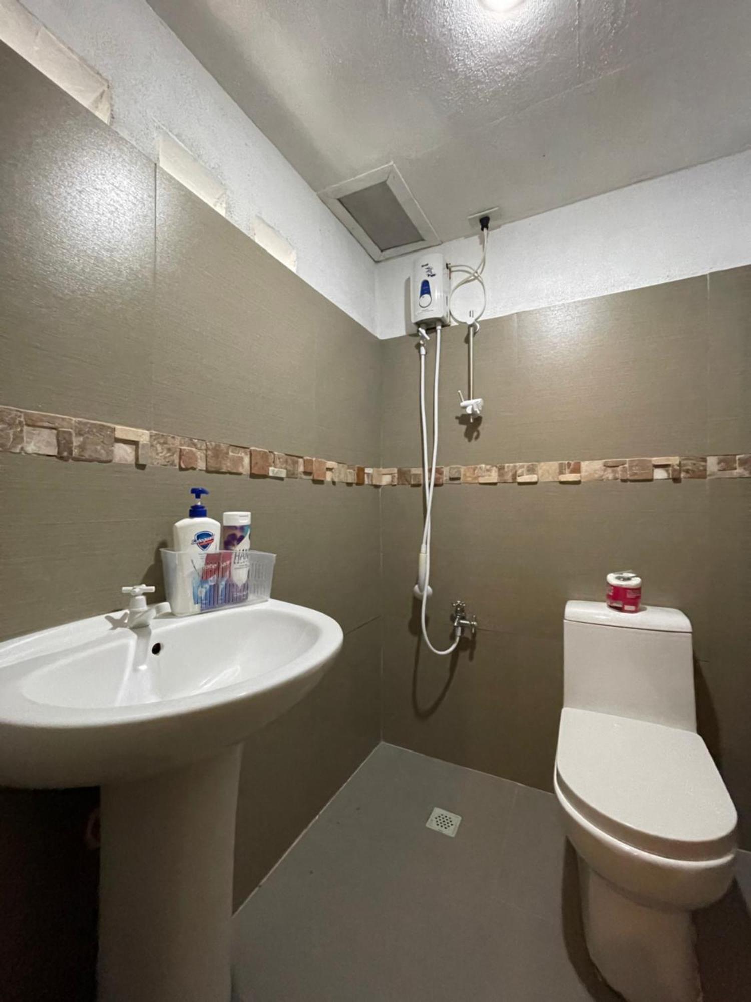 Akkaw Baler Hometel Habitación foto